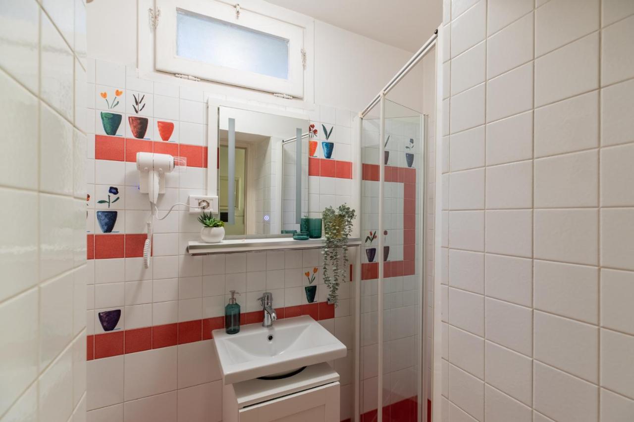 Iflat Comfy Apartament In Campo De' Fiori Rome Exterior photo